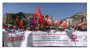 UGT y CCOO concentracion Congresos PGE